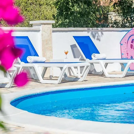 Grandfather's Courtyard With Pool In Countryside Vila *